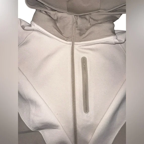 Uniqlo men’s Large sweatshirt, excellent condition. - Picture 3 of 6